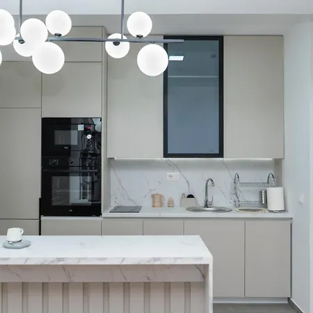 Eastgate Skyline Apartment