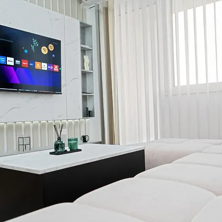 Eastgate Skyline Apartment *