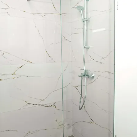 Eastgate Skyline Apartment *